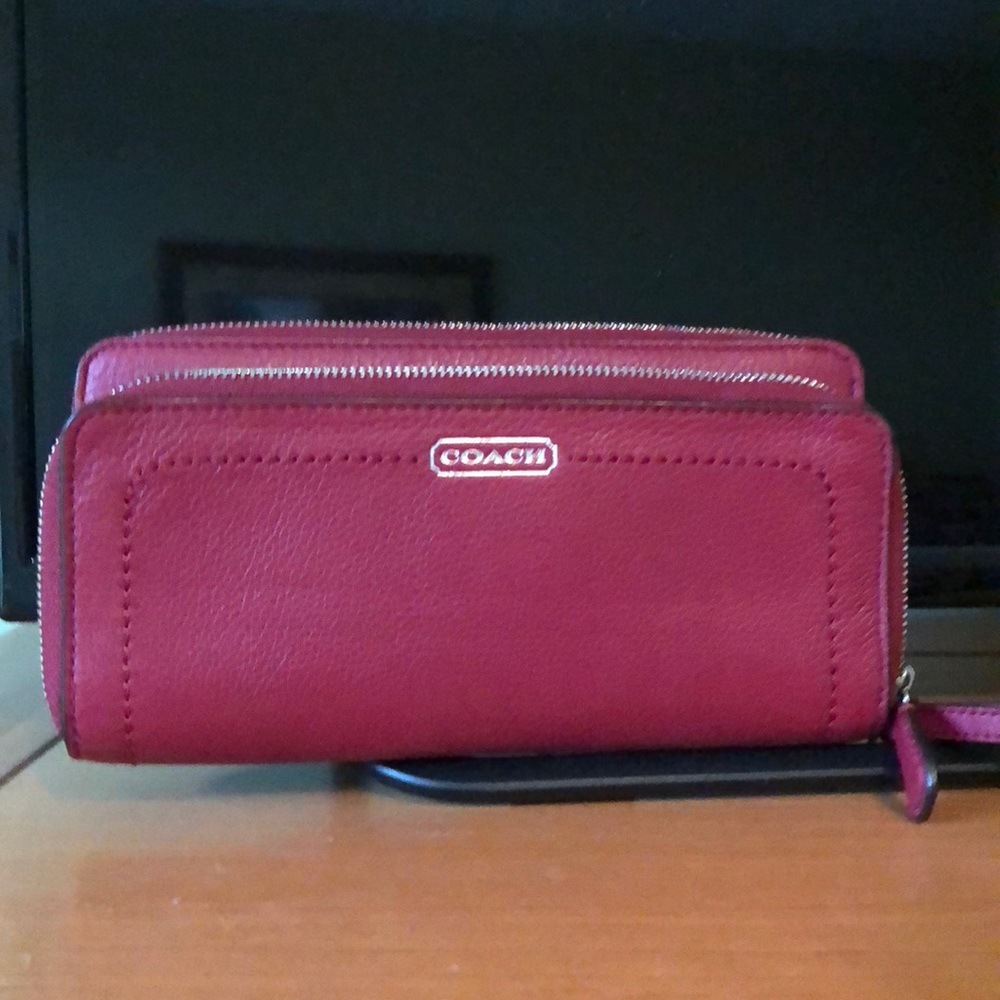 Coach wristlet authentic